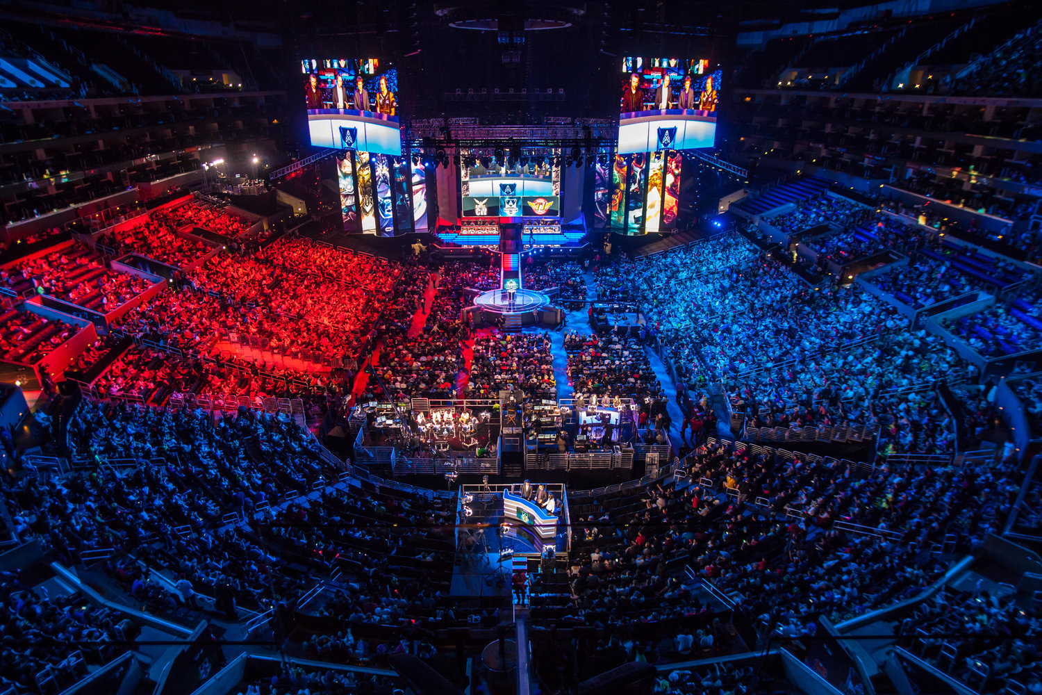 IWCQ': Do lado vermelho, russos vencem mexicanos e chegam ao Mundial de  League of Legends - ESPN